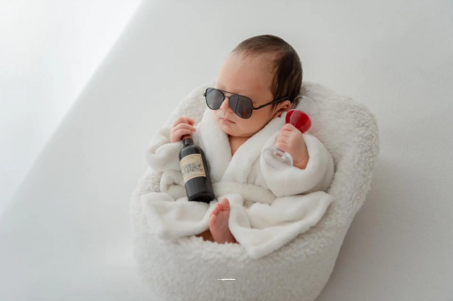 凤城宝宝额头高聪明有福气