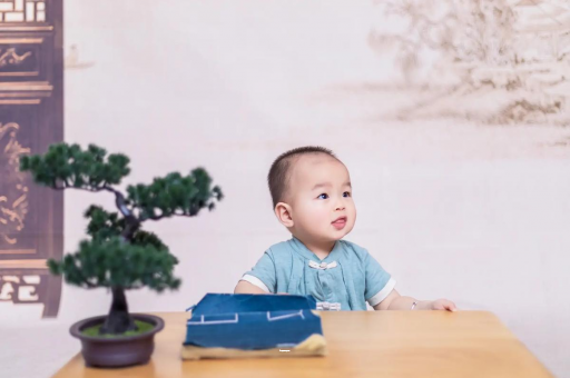 凤城三个月宝宝抬头不稳